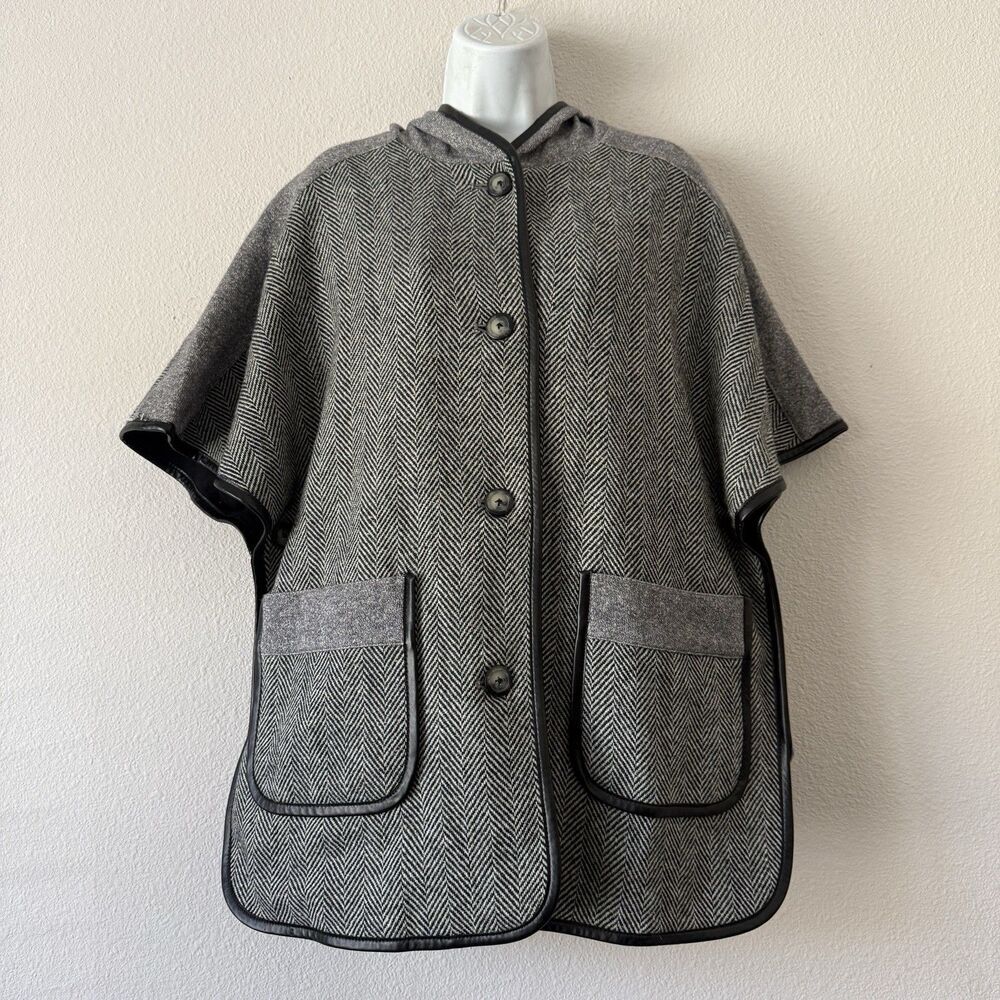 Victoria’s Secret Herringbone Poncho Cape Size M Gray Black Hooded Equestrian